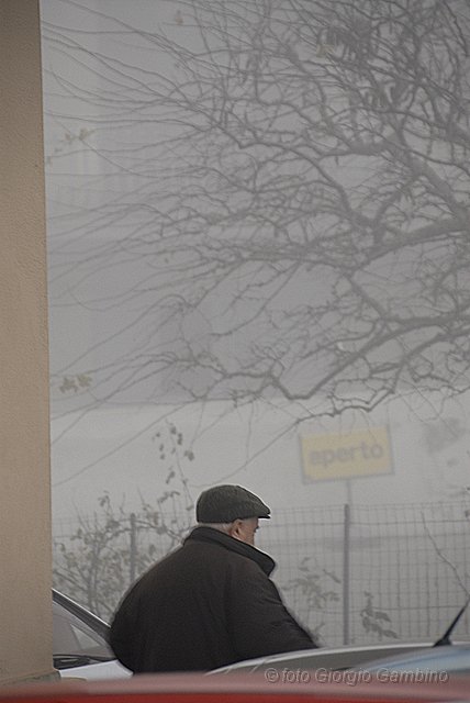 _GIG5125.JPG - people nebbia anziani