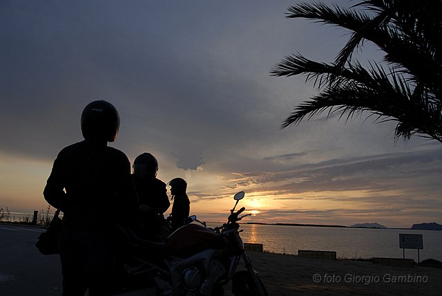 _GIG7757x.JPG - people tramonto mozia